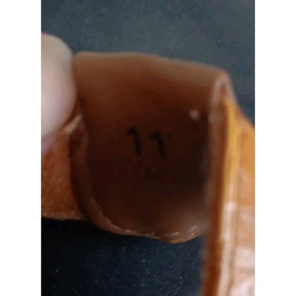 Yellow Box Women's Flip Flops Size 11 Mustard Yellow Abenego - Picture 3 of 4